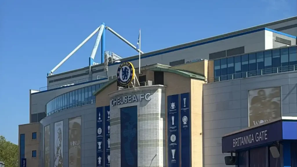 Chelsea FC water fountain-1